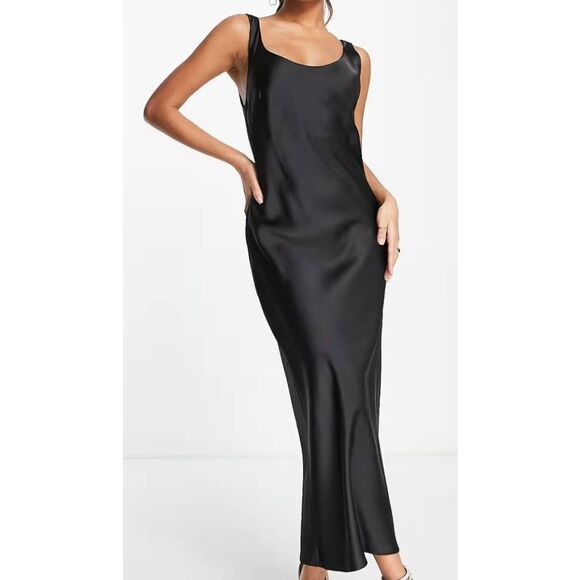 ASOS DESIGN scoop neck midi satin slip dress in black - Picture 2 of 8